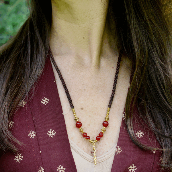 COLLIERS MACRAMÉ ET PIERRES FINES EN AGATE ROUGE