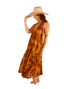 Une robe longue bohème en lin imprimé coloré, dos nu. Une tenue d'été confortable, fluide et raffinée pour un été en couleur. Livraison offerte !