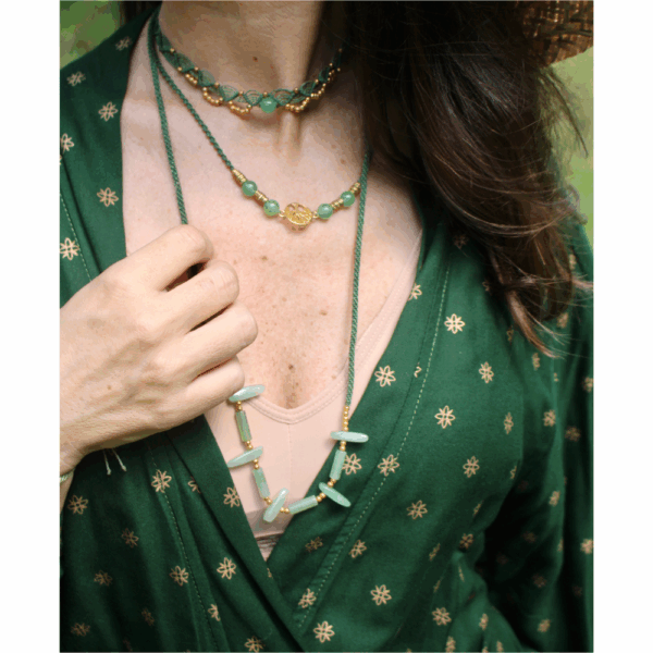 PARURE DE COLLIERS MACRAMÉ ET PIERRES NATURELLES D'AVENTURINE