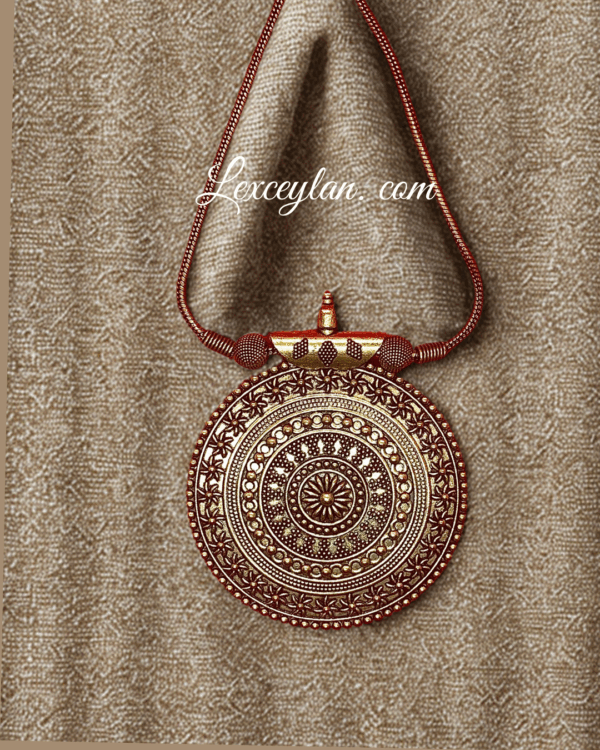 Collier en laiton doré style mandala