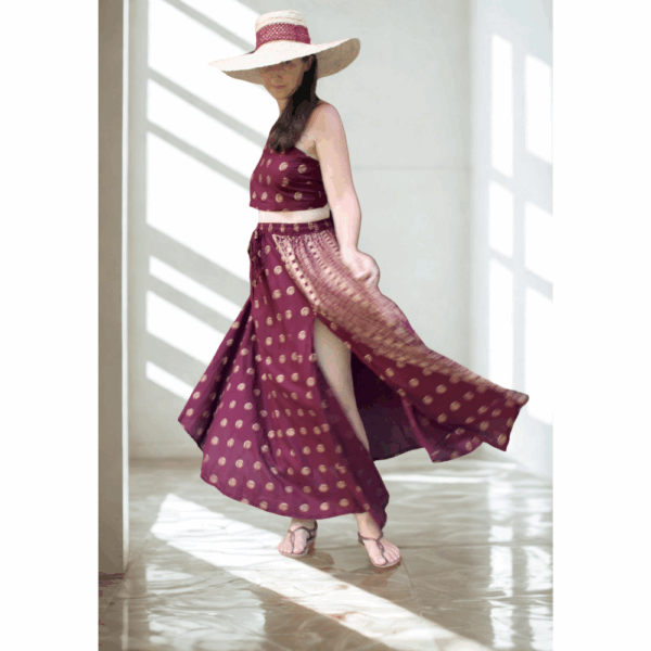 ENSEMBLE JUPE ET HAUT: JUPE EVASEE ET TOP COURT