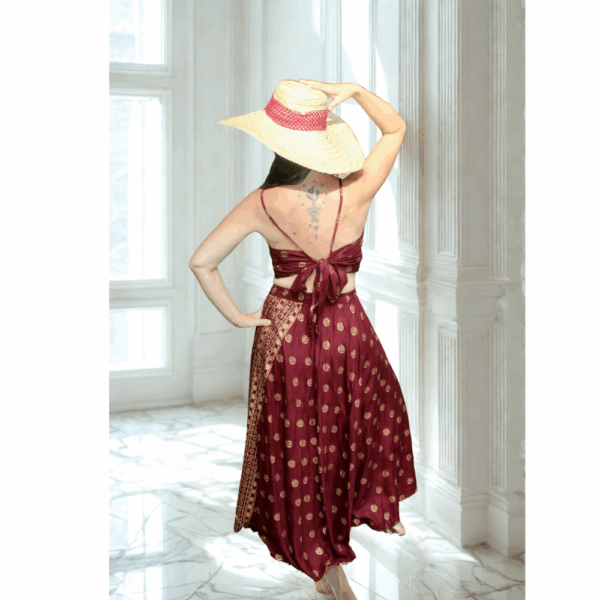 ENSEMBLE JUPE ET HAUT: JUPE EVASEE ET TOP COURT