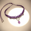 Collier macrame violet avec pendentif en améthyste