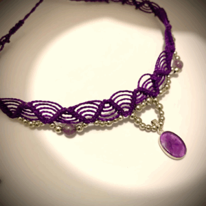 Collier style bohème violet, orné de perles d'améthyste
