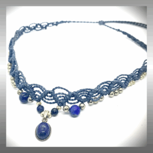 Collier bohème en macramé et pierres fines, Lapis Lazuli.