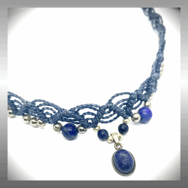 collier macramé en  pierres fines Lapis Lazuli
