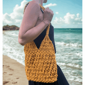 Sac à main macramé fait main- porté épaule, doublure lin imprimé tropical, couleur jaune safran. Modèle bohème chic, artisanal, en coton. Pièce unique