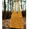 Sac à main macramé fait main- porté épaule, doublure lin imprimé tropical, couleur jaune safran. Modèle bohème chic, artisanal, en coton. Pièce unique