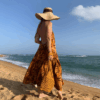 Ensemble parfait : robe longue dos nu en lin imprimé tropical et sac macramé fait main doublé lin